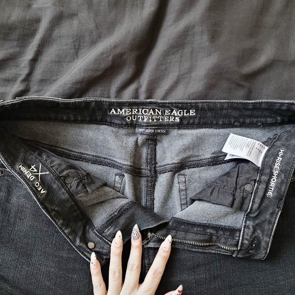 American Eagle Hi Rise Shorts - Picture 3 of 5